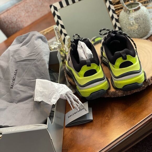 🔥🔥🔥🔥💯Authentic Balenciaga Triple S SZ 39 (9) - Picture 4 of 9